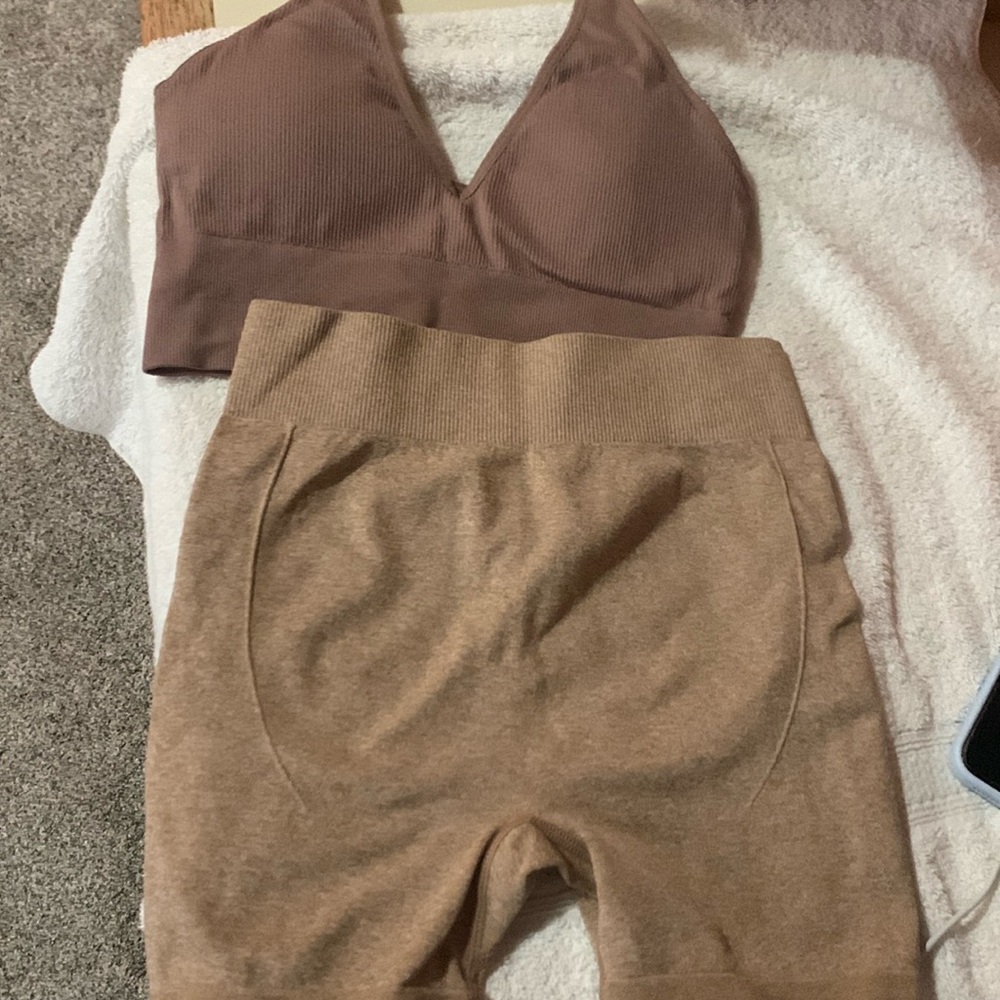 Top an short